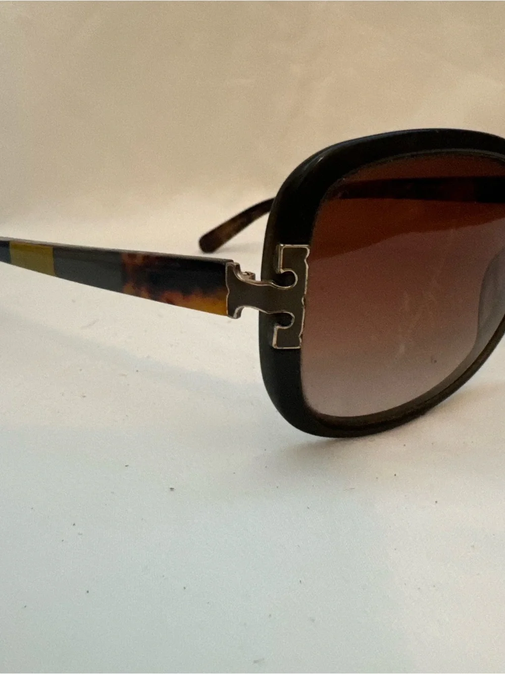 Tory Burch Black Frame Brown Gradient Lens Sunglasses with Orange Case